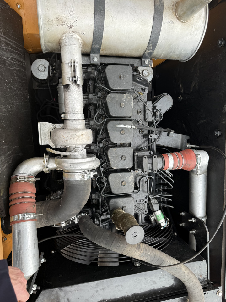 Escavadora de rastos HYUNDAI HX220HD: foto 10 Escavadora de rastos HYUNDAI HX220HD: foto 10