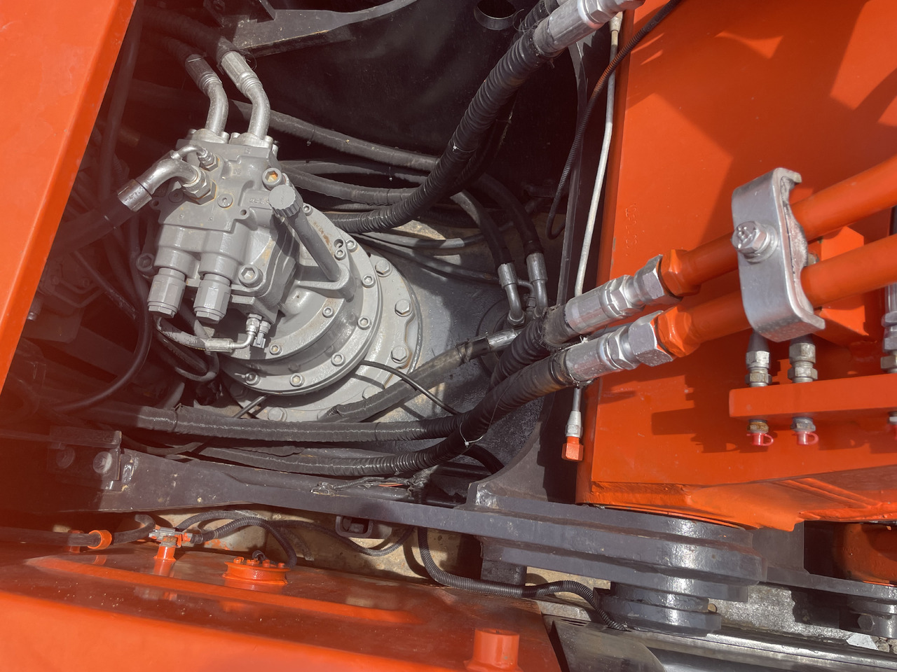 Escavadora de rastos Hitachi ZX200: foto 11
