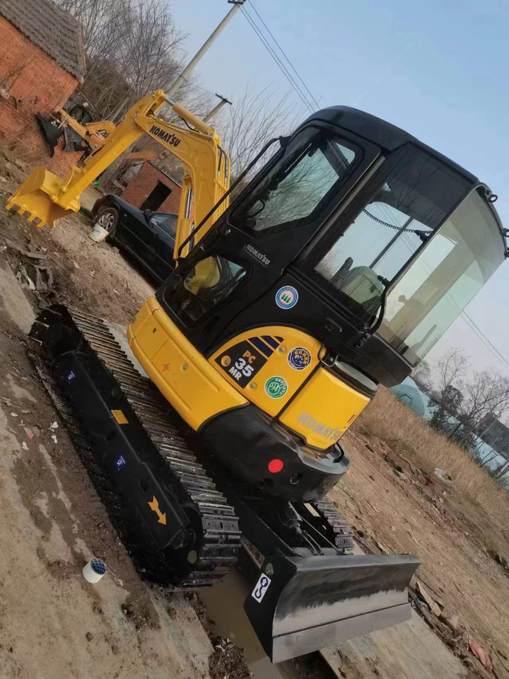 KOMATSU PC 35 MR - Mini escavadeira: foto 2 KOMATSU PC 35 MR - Mini escavadeira: foto 2