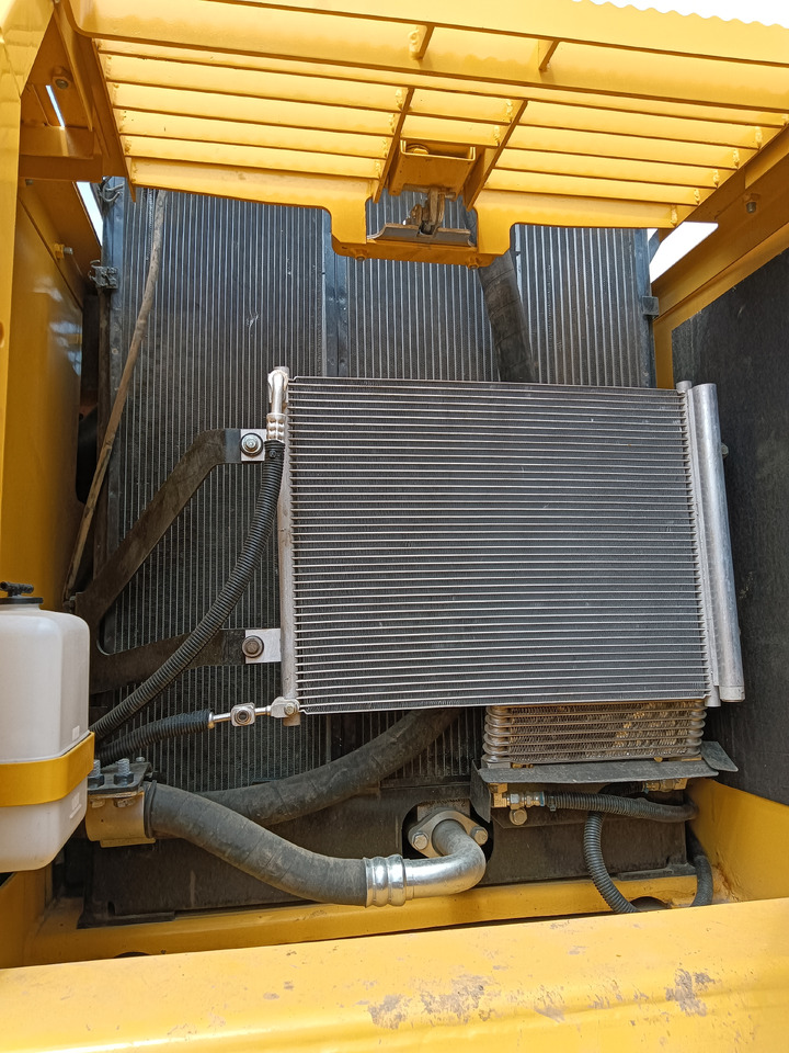 KOMATSU PC200-8 - Escavadora de rastos: foto 4 KOMATSU PC200-8 - Escavadora de rastos: foto 4