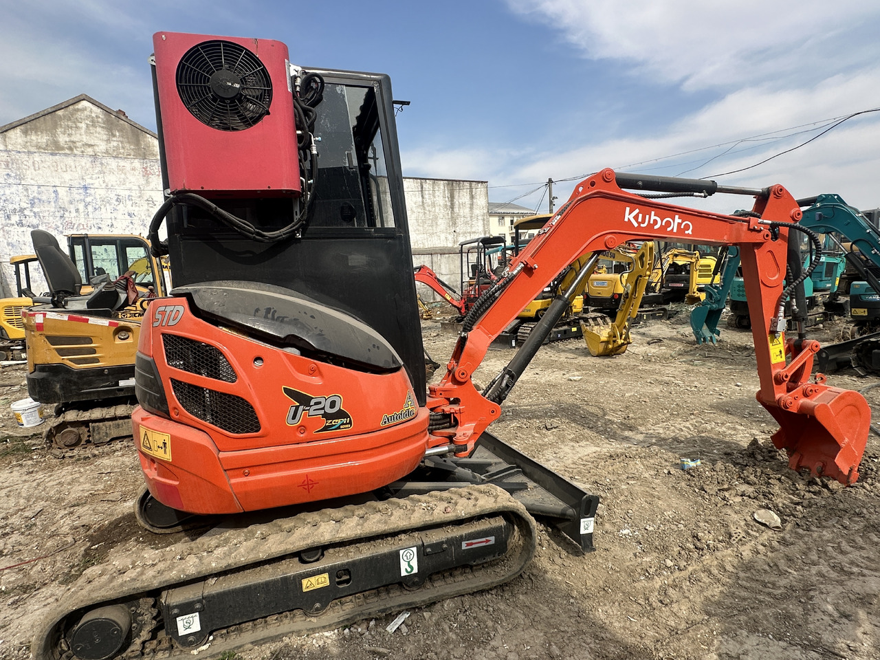 KUBOTA U-20 - Mini escavadeira: foto 2 KUBOTA U-20 - Mini escavadeira: foto 2