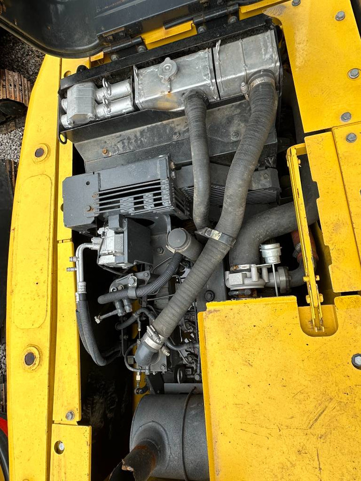 Mini escavadeira Komatsu PC 130: foto 9