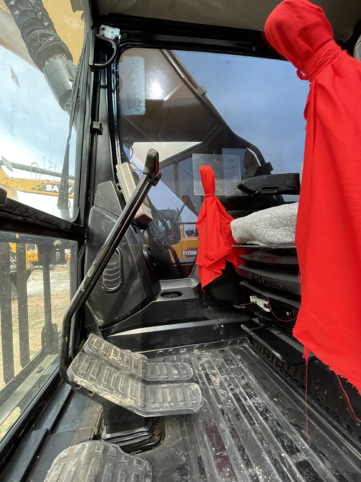 Escavadora de rastos SANY SY215C: foto 9 Escavadora de rastos SANY SY215C: foto 9