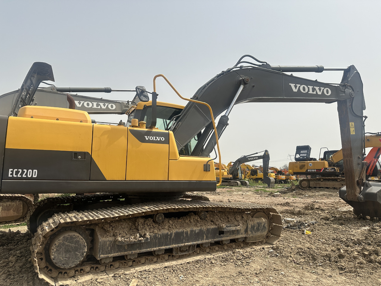 VOLVO EC220D - Escavadora de rastos: foto 3 VOLVO EC220D - Escavadora de rastos: foto 3