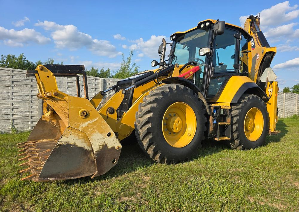 Caterpillar - Retroescavadeira: foto 1 Caterpillar - Retroescavadeira: foto 1