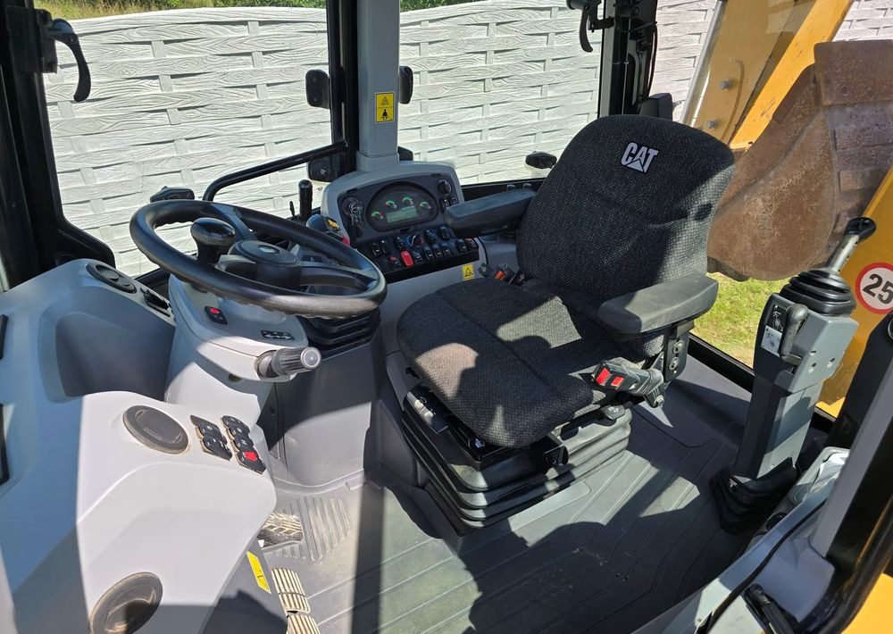 Caterpillar - Retroescavadeira: foto 3 Caterpillar - Retroescavadeira: foto 3