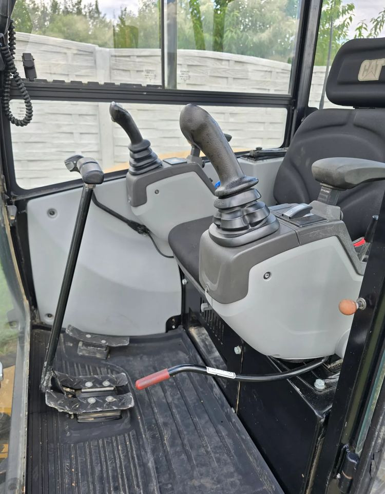 Caterpillar - Mini escavadeira: foto 3 Caterpillar - Mini escavadeira: foto 3