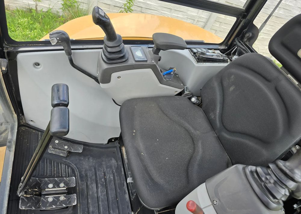 Caterpillar - Mini escavadeira: foto 5 Caterpillar - Mini escavadeira: foto 5