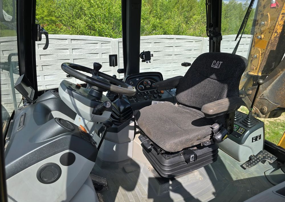 Caterpillar - Retroescavadeira: foto 3 Caterpillar - Retroescavadeira: foto 3