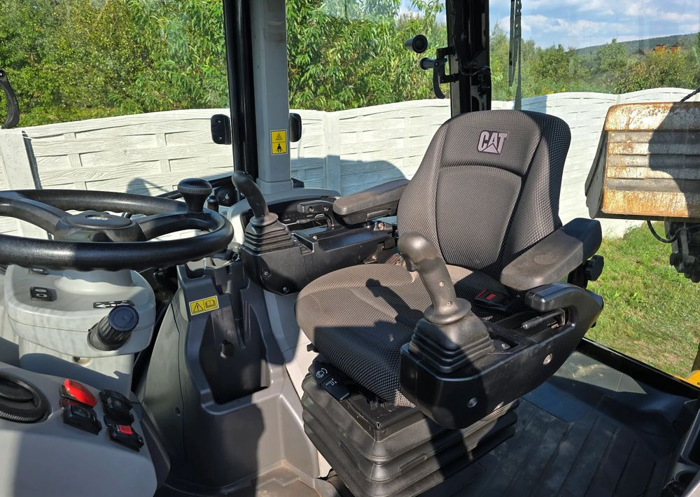 Caterpillar - Retroescavadeira: foto 3 Caterpillar - Retroescavadeira: foto 3