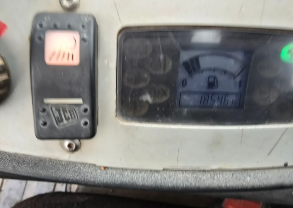 JCB - Mini escavadeira: foto 4 JCB - Mini escavadeira: foto 4