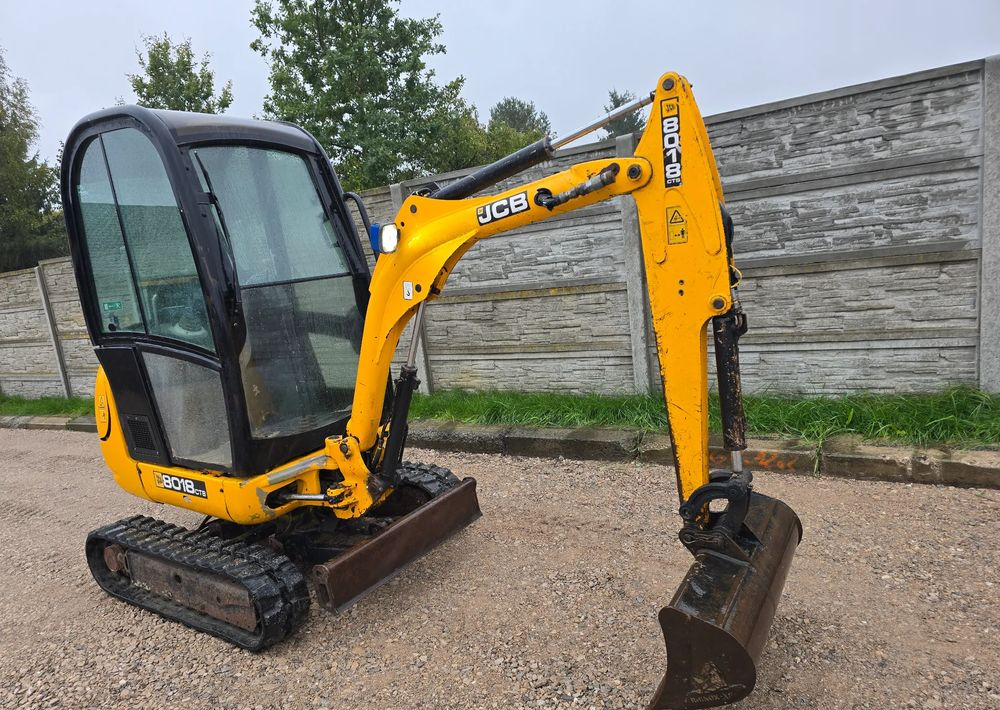 JCB - Mini escavadeira: foto 1 JCB - Mini escavadeira: foto 1