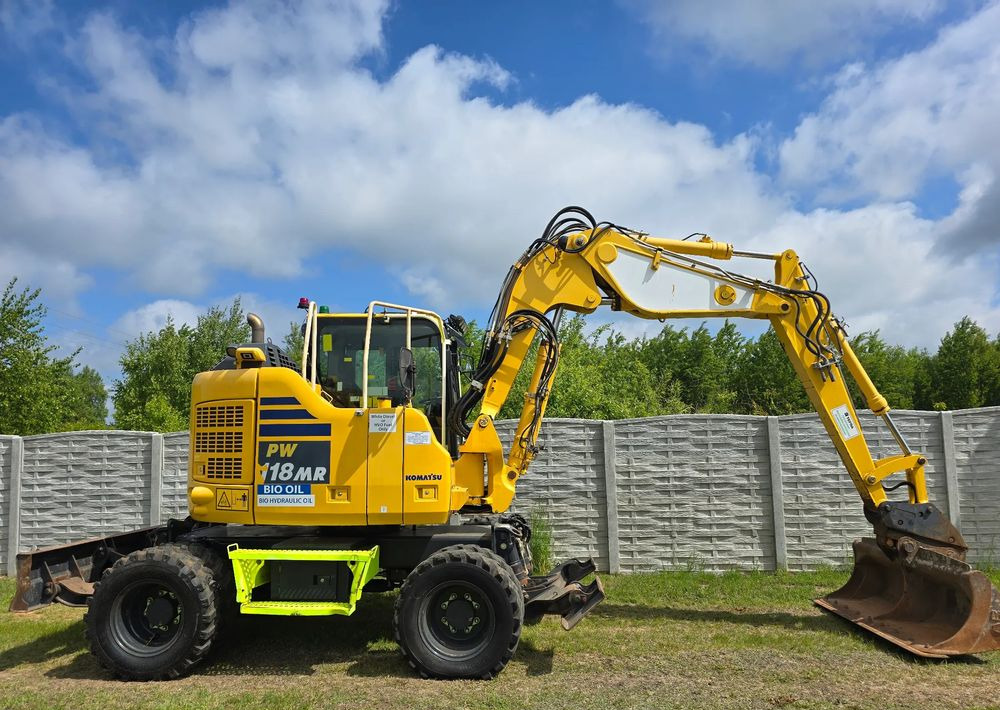 Komatsu - Escavadeira de rodas: foto 1 Komatsu - Escavadeira de rodas: foto 1