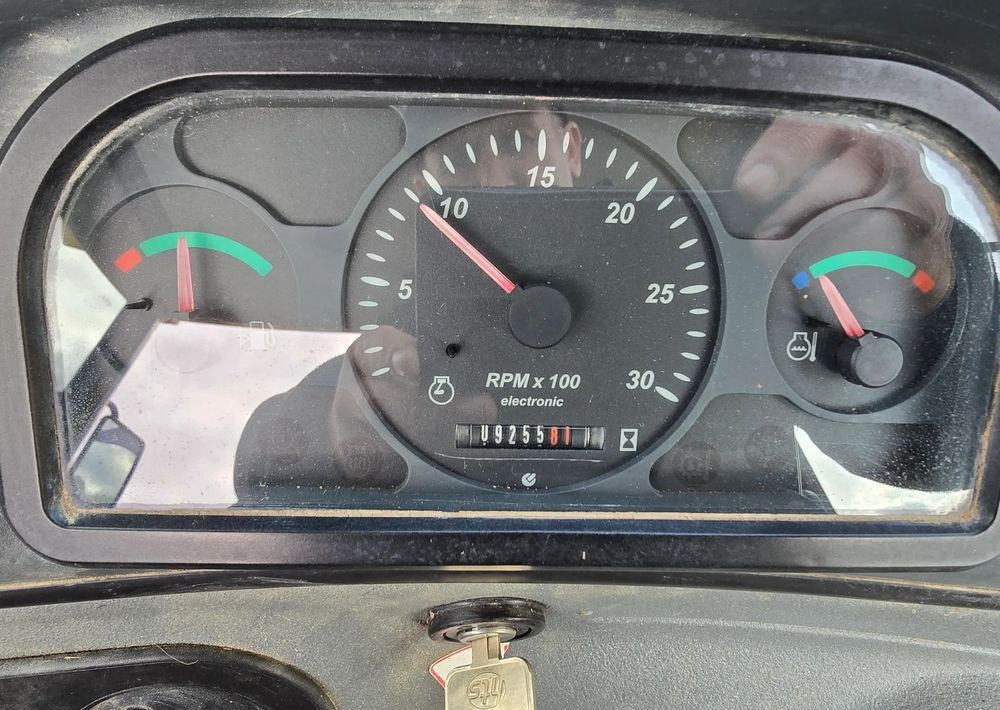 New Holland - Retroescavadeira: foto 4 New Holland - Retroescavadeira: foto 4