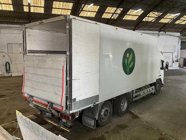 Volvo FM12 62 DT-AG - Camião frigorífico: foto 3 Volvo FM12 62 DT-AG - Camião frigorífico: foto 3