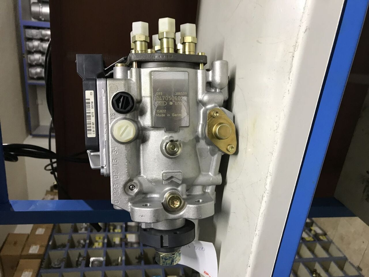 Bosch 2018 51965010612 MAN - Bomba de combustivel por Camião: foto 1 Bosch 2018 51965010612 MAN - Bomba de combustivel por Camião: foto 1