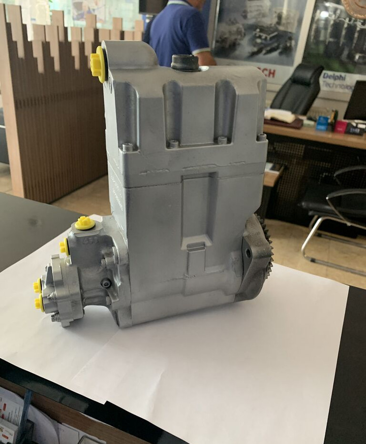 Caterpillar 319-0677   Caterpillar C7/C9 - Bomba de combustivel por Camião: foto 1 Caterpillar 319-0677   Caterpillar C7/C9 - Bomba de combustivel por Camião: foto 1