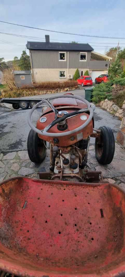 1958 Massey Ferguson MF 35 traktor (rep.-objekt) - Trator: foto 2 1958 Massey Ferguson MF 35 traktor (rep.-objekt) - Trator: foto 2