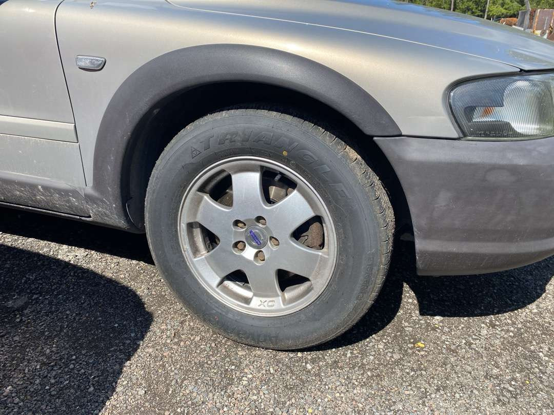 2001 Volvo XC70 EU-GODKJENT (rep.-objekt) - Automóvel: foto 4 2001 Volvo XC70 EU-GODKJENT (rep.-objekt) - Automóvel: foto 4