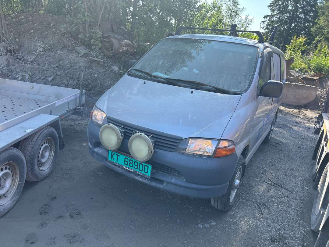 2005 Varebil TOYOTA HIACE 4WD EU-Godkjent - Furgão: foto 1 2005 Varebil TOYOTA HIACE 4WD EU-Godkjent - Furgão: foto 1