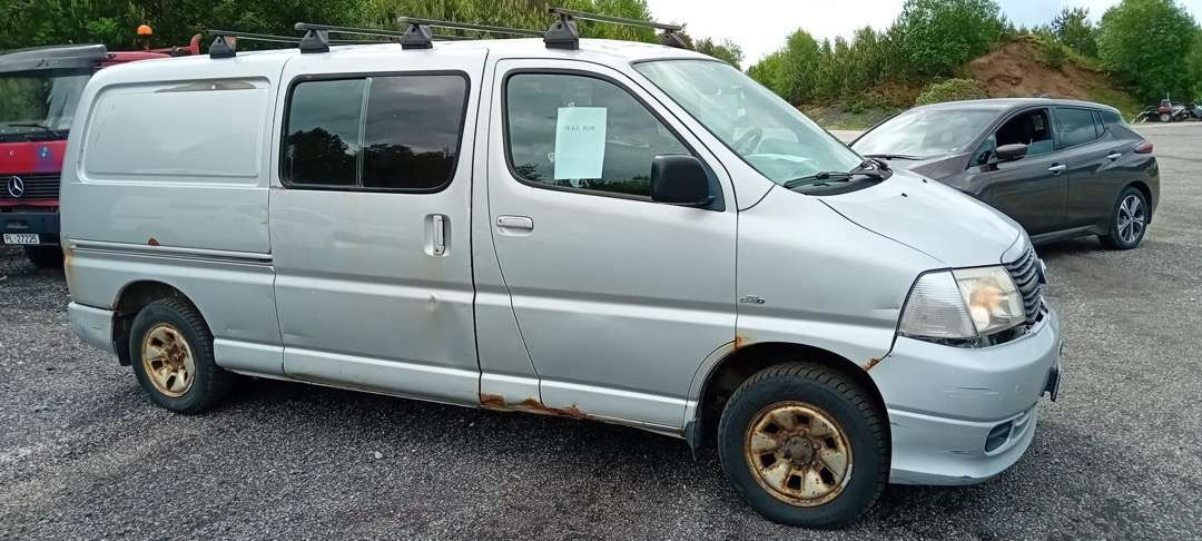 2008 Toyota Hiace 4WD og 2007 Toyota Hiace selges samlet - Automóvel: foto 3 2008 Toyota Hiace 4WD og 2007 Toyota Hiace selges samlet - Automóvel: foto 3