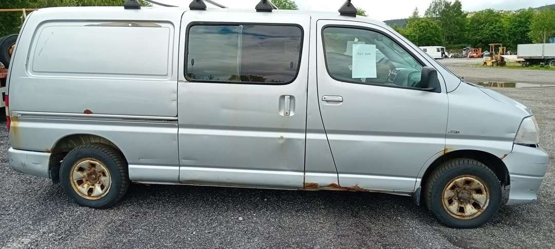 2008 Toyota Hiace 4WD og 2007 Toyota Hiace selges samlet - Automóvel: foto 4 2008 Toyota Hiace 4WD og 2007 Toyota Hiace selges samlet - Automóvel: foto 4