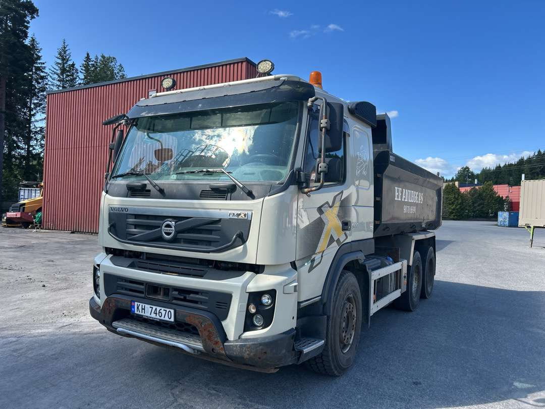2011 Dumper VOLVO FM 500 Euroklasse 5T - Camião basculante: foto 1 2011 Dumper VOLVO FM 500 Euroklasse 5T - Camião basculante: foto 1