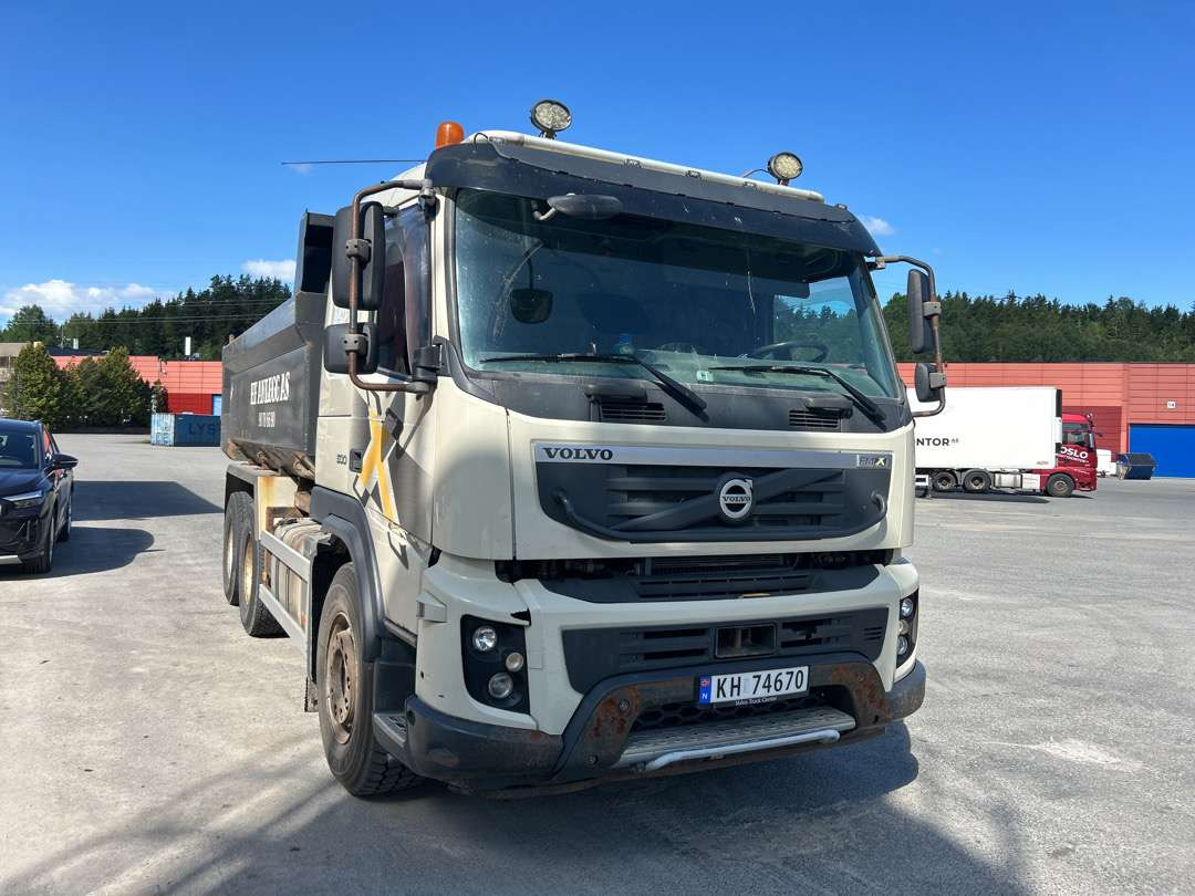 2011 Dumper VOLVO FM 500 Euroklasse 5T - Camião basculante: foto 2 2011 Dumper VOLVO FM 500 Euroklasse 5T - Camião basculante: foto 2