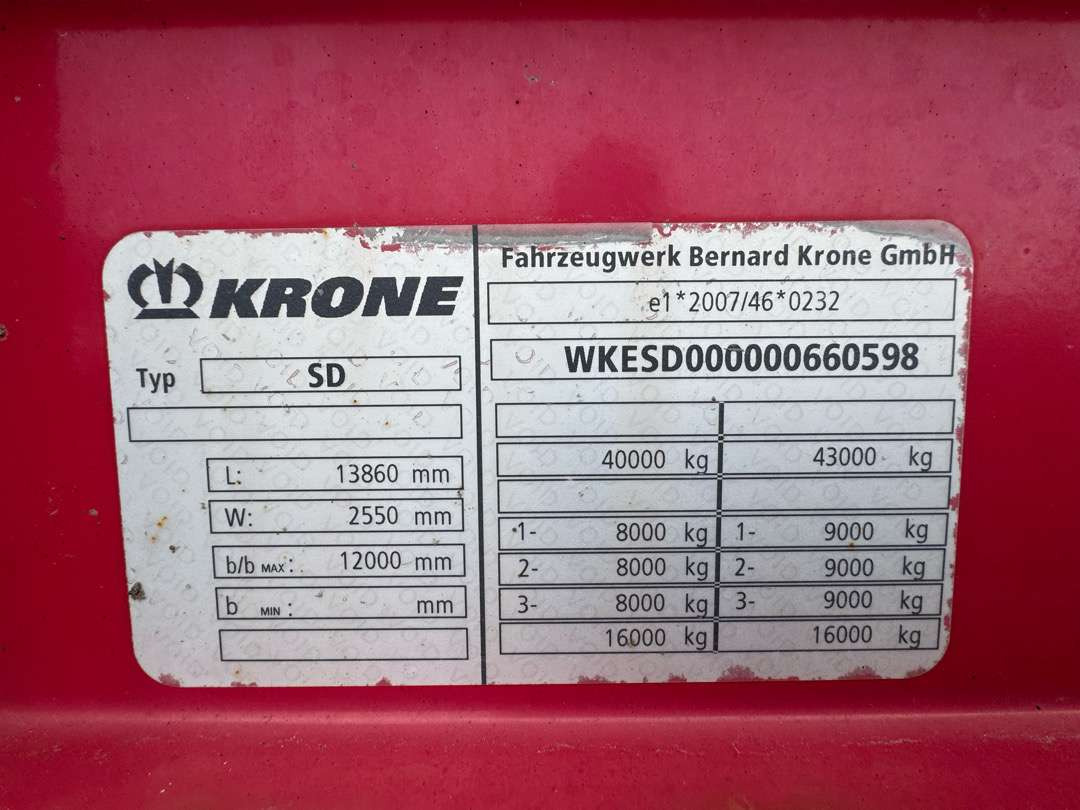 2015 KRONE Profi Line / MEGA / Curtain / Lifting roof - Semi-reboque de lona: foto 5 2015 KRONE Profi Line / MEGA / Curtain / Lifting roof - Semi-reboque de lona: foto 5