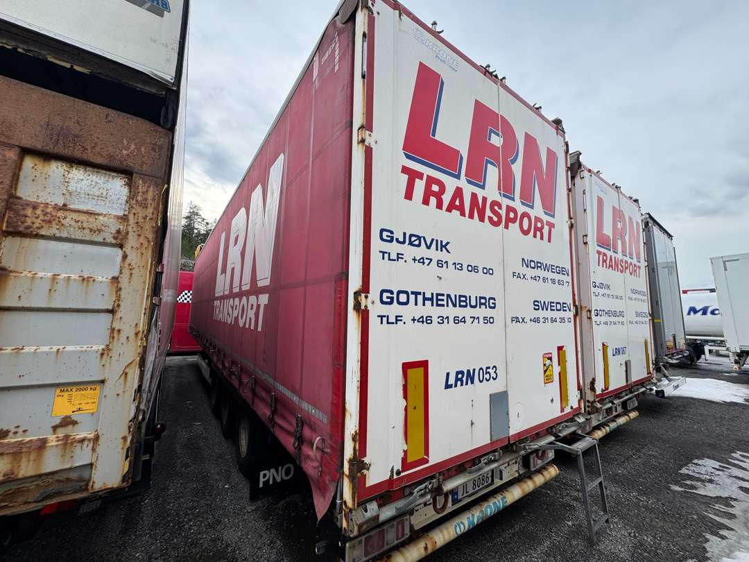 2015 KRONE Profi Liner / MEGA / Curtain / Lifting roof - Semi-reboque de lona: foto 1 2015 KRONE Profi Liner / MEGA / Curtain / Lifting roof - Semi-reboque de lona: foto 1