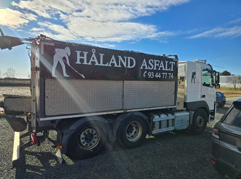 2015 Volvo FM 370 EU-GODKJENT - Máquina de asfalto: foto 3 2015 Volvo FM 370 EU-GODKJENT - Máquina de asfalto: foto 3