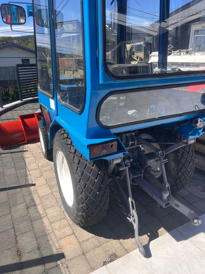 Leasing de  Iseki TX1500 brøyteskjær og feiekost Iseki TX1500 brøyteskjær og feiekost: foto 12