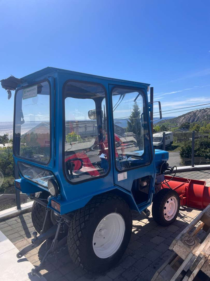 Leasing de  Iseki TX1500 brøyteskjær og feiekost Iseki TX1500 brøyteskjær og feiekost: foto 9