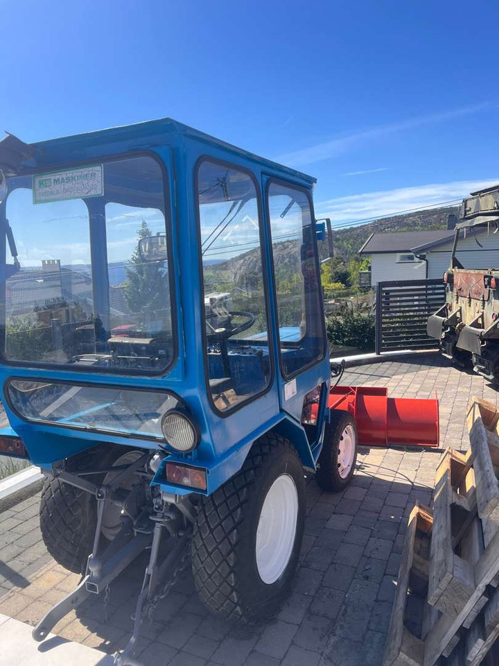 Leasing de  Iseki TX1500 brøyteskjær og feiekost Iseki TX1500 brøyteskjær og feiekost: foto 8