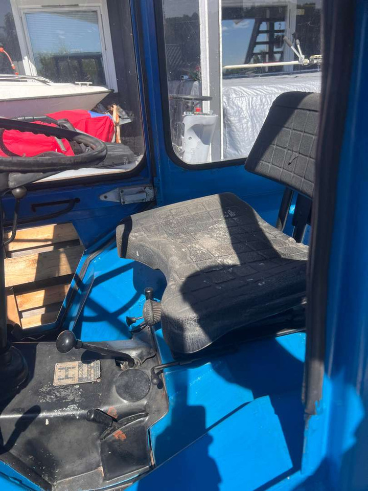 Iseki TX1500 brøyteskjær og feiekost - Trator: foto 3 Iseki TX1500 brøyteskjær og feiekost - Trator: foto 3