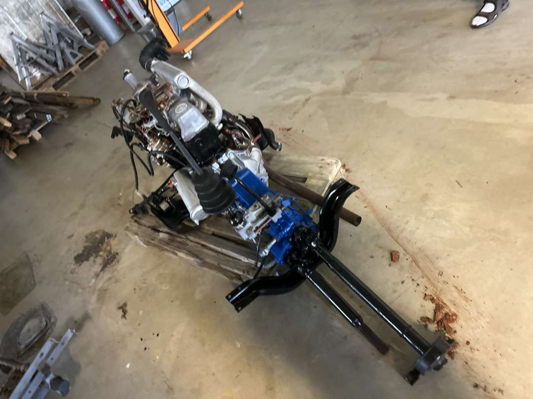 Mercedes motor 5 sylinder med girkasse med kraftuttak - Ferramenta/ Equipamento: foto 2 Mercedes motor 5 sylinder med girkasse med kraftuttak - Ferramenta/ Equipamento: foto 2