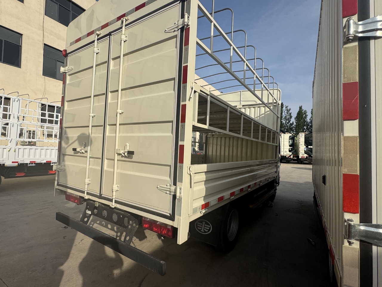 Camião furgão novo FAW: foto 8