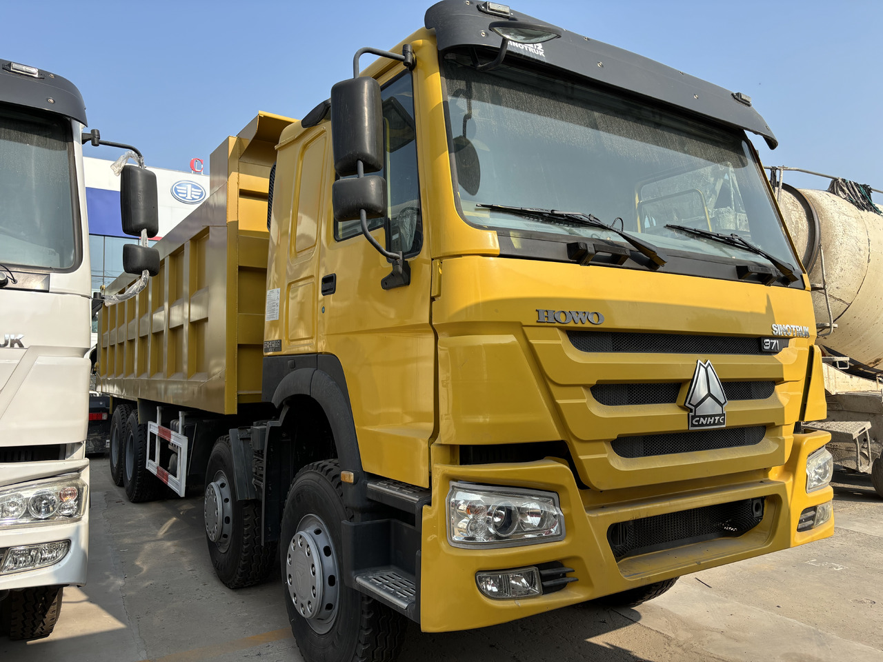 SINOTRUK HOWO - Camião basculante: foto 1 SINOTRUK HOWO - Camião basculante: foto 1