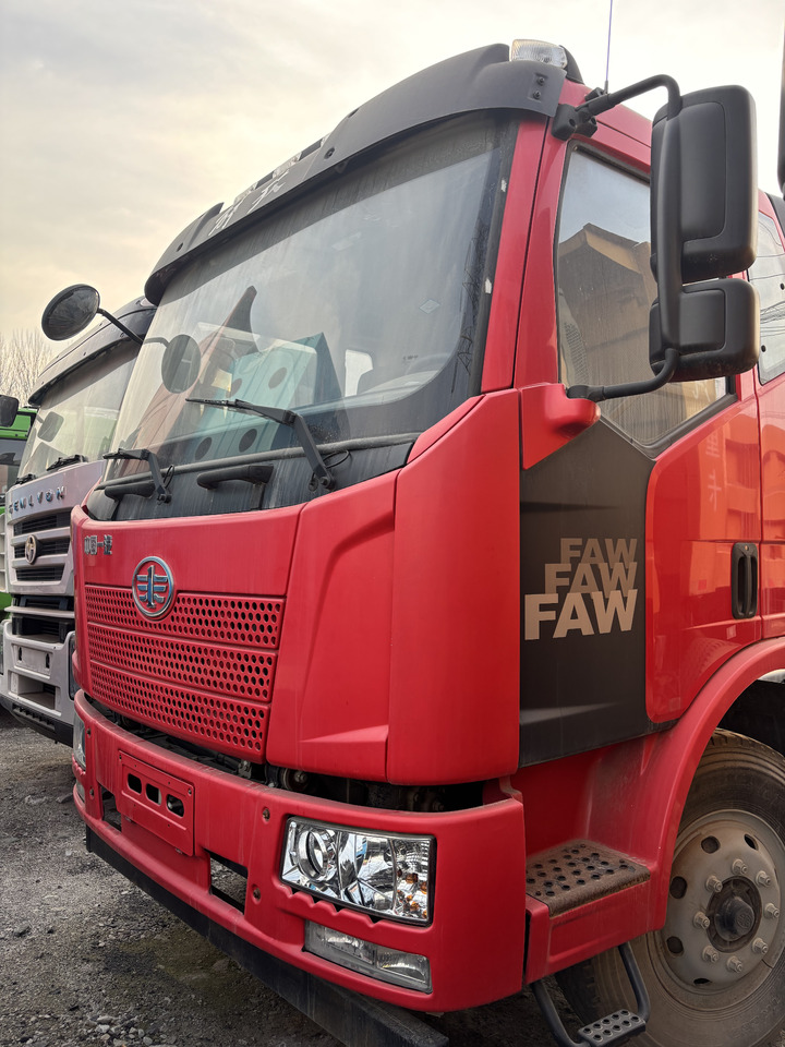 FAW - Tractor: foto 1 FAW - Tractor: foto 1