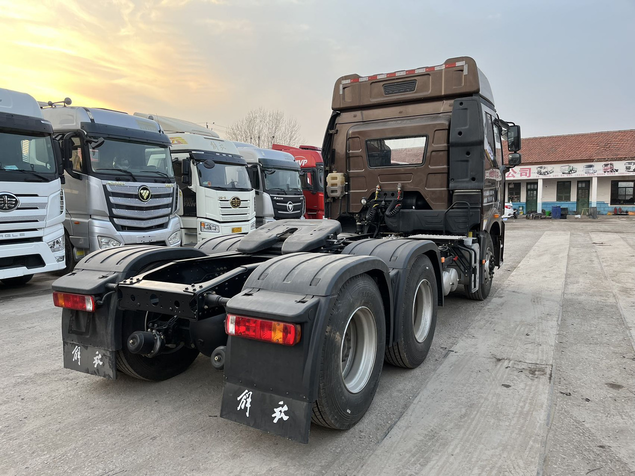 FAW J6P - Tractor: foto 4 FAW J6P - Tractor: foto 4