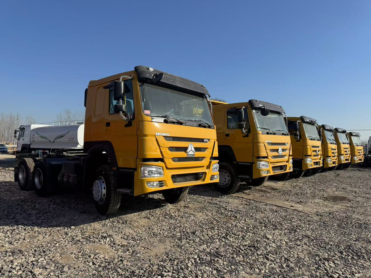 HOWO - Tractor: foto 1 HOWO - Tractor: foto 1