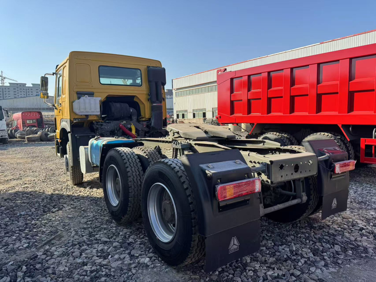 HOWO - Tractor: foto 3 HOWO - Tractor: foto 3