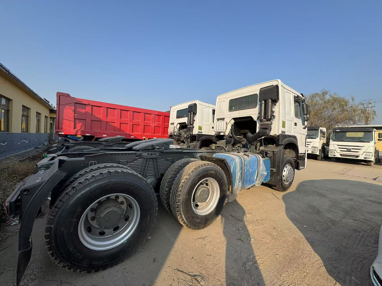 HOWO - Tractor: foto 3 HOWO - Tractor: foto 3