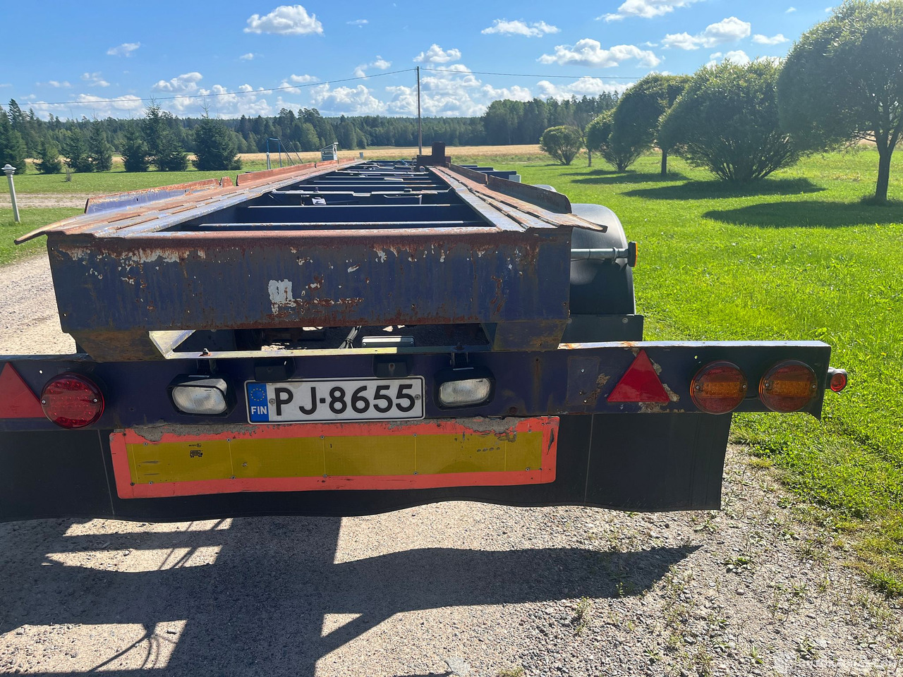 Asentamo Koivu, kolmiakselinen kuorma-auto vaihtolavaperävaunu, Juuri katsastettu, 1979, Nurmijärvi - Reboque transportador de contêineres/ Caixa móvel: foto 5 Asentamo Koivu, kolmiakselinen kuorma-auto vaihtolavaperävaunu, Juuri katsastettu, 1979, Nurmijärvi - Reboque transportador de contêineres/ Caixa móvel: foto 5