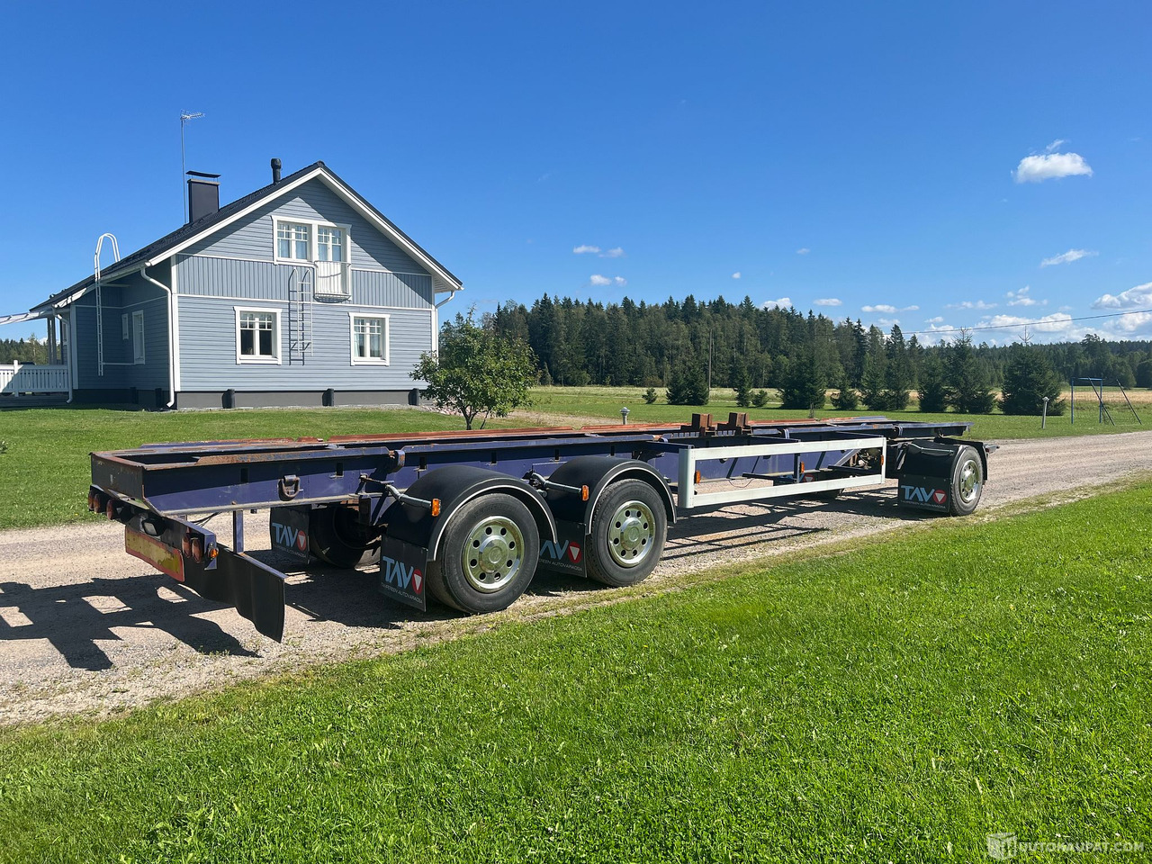 Asentamo Koivu, kolmiakselinen kuorma-auto vaihtolavaperävaunu, Juuri katsastettu, 1979, Nurmijärvi - Reboque transportador de contêineres/ Caixa móvel: foto 1 Asentamo Koivu, kolmiakselinen kuorma-auto vaihtolavaperävaunu, Juuri katsastettu, 1979, Nurmijärvi - Reboque transportador de contêineres/ Caixa móvel: foto 1