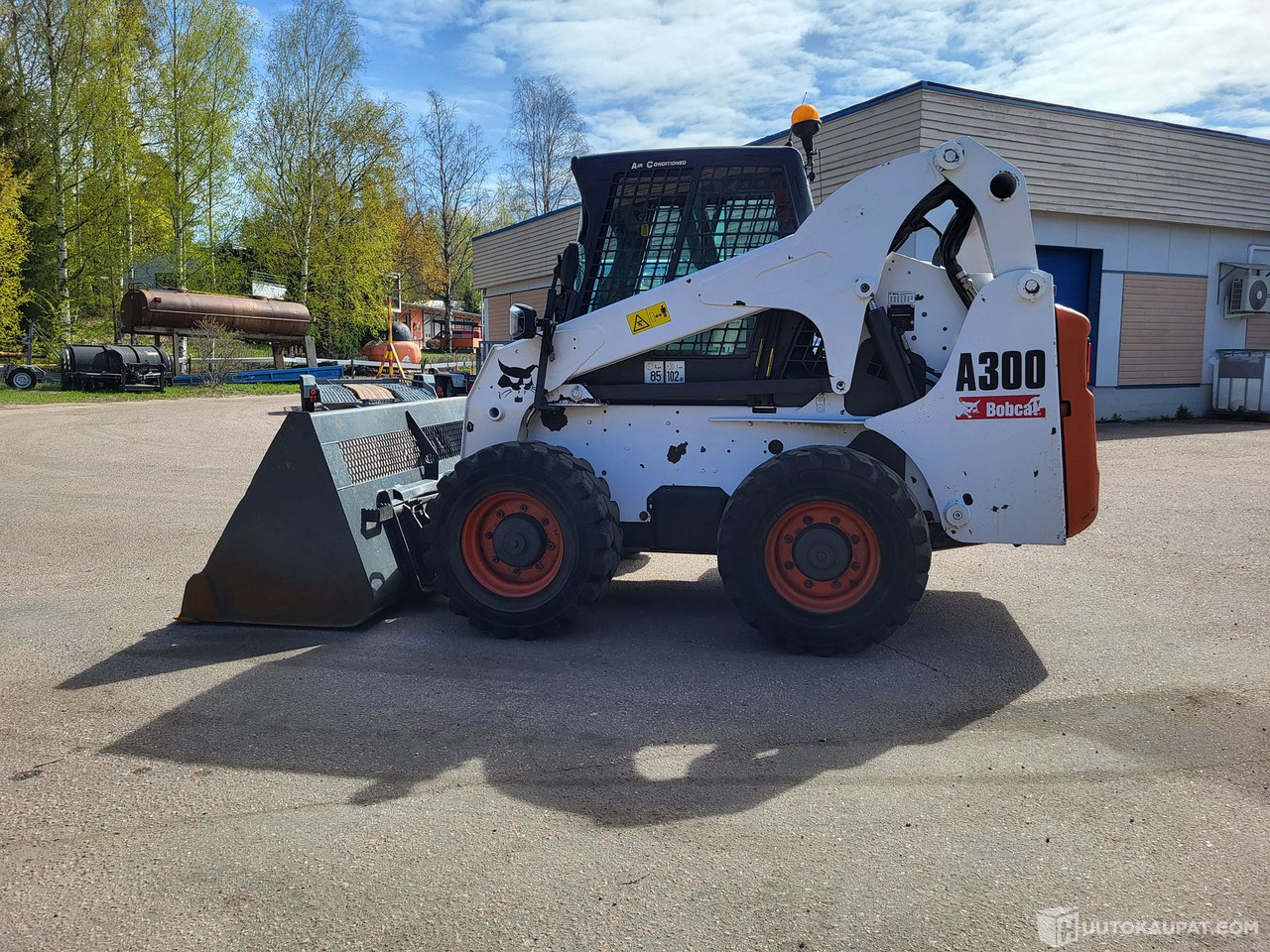 Bobcat A300, liukuohjattava kuormaaja, nelipyöräohjaus,, Kouvola - Mini pá carregadora: foto 2 Bobcat A300, liukuohjattava kuormaaja, nelipyöräohjaus,, Kouvola - Mini pá carregadora: foto 2