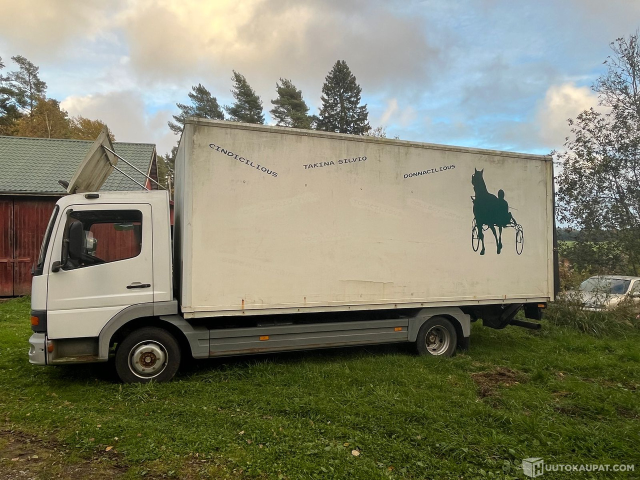 Mercedes-Benz Atego, hevoskuljetusauto, 2000, Inkoo - Camião: foto 4 Mercedes-Benz Atego, hevoskuljetusauto, 2000, Inkoo - Camião: foto 4