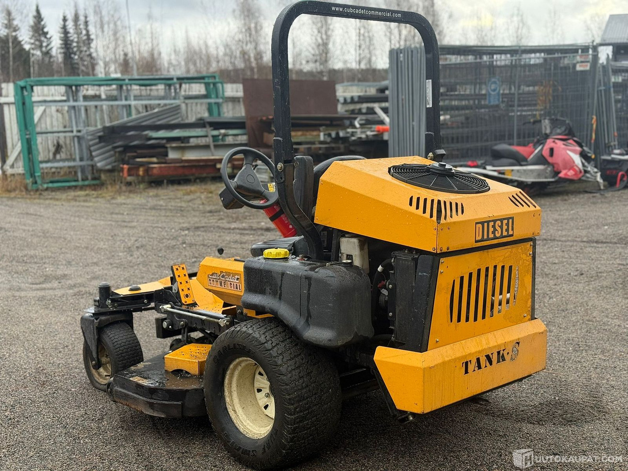 Cub Cadet 6032 TANK suurteholeikkuri Dieselmoottorilla!, Jyväskylä - Cortador de grama: foto 5 Cub Cadet 6032 TANK suurteholeikkuri Dieselmoottorilla!, Jyväskylä - Cortador de grama: foto 5