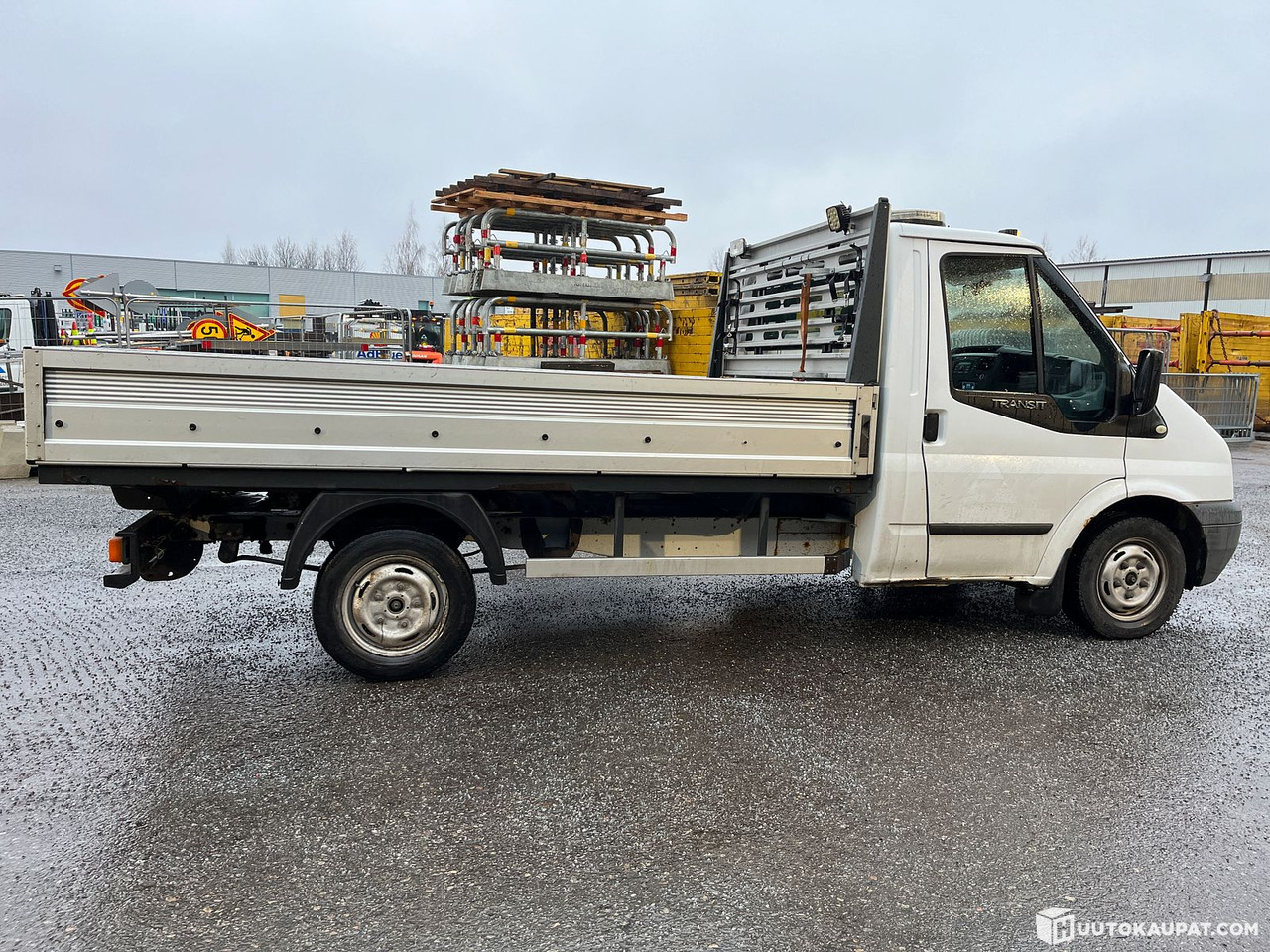 Ford Transit flatbed, reg. year 2012, only 151,068 km, Tampere - Carrinha de caixa aberta: foto 5 Ford Transit flatbed, reg. year 2012, only 151,068 km, Tampere - Carrinha de caixa aberta: foto 5