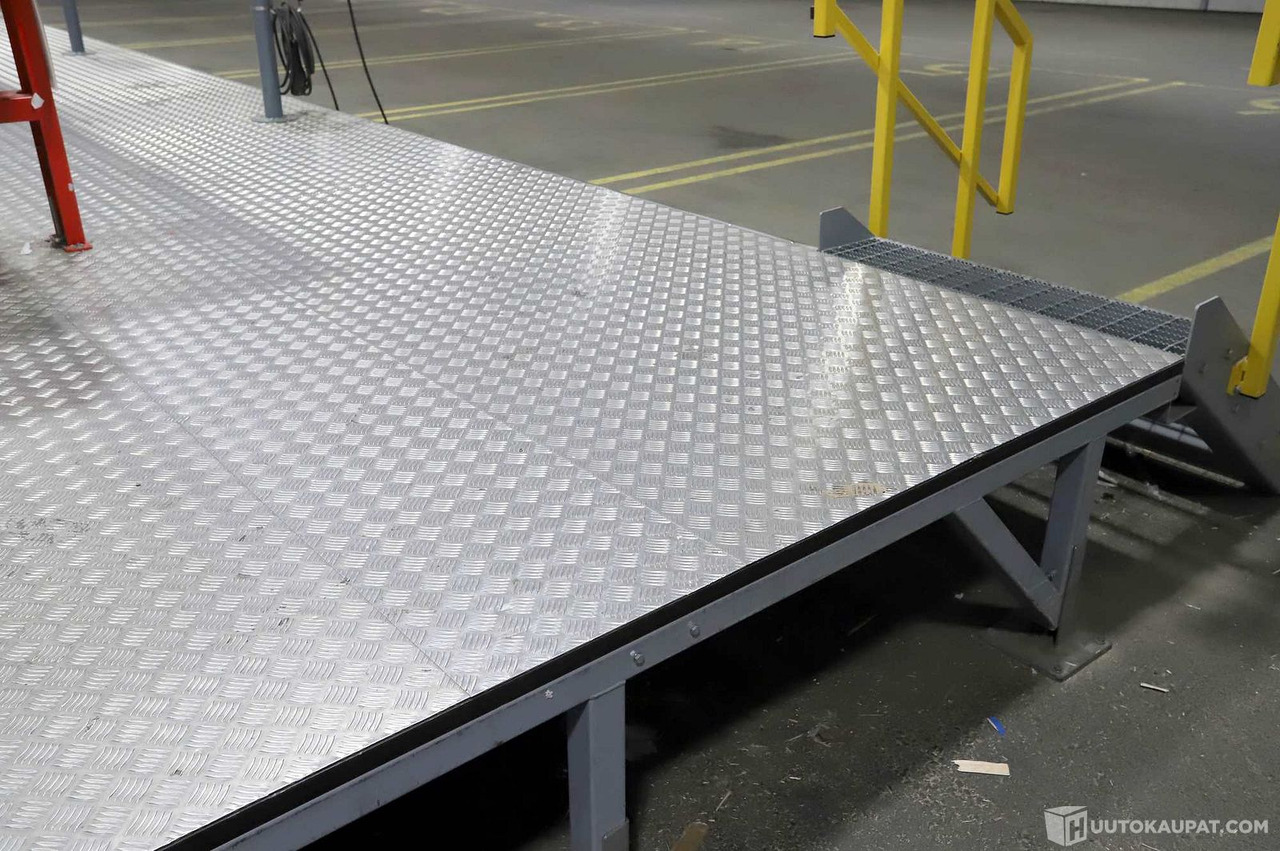 Järeää lastauslaituria / koroketta / lattiaa – 60 m2 – 2021. LGS6018, Vantaa - Ferramenta/ Equipamento: foto 1 Järeää lastauslaituria / koroketta / lattiaa – 60 m2 – 2021. LGS6018, Vantaa - Ferramenta/ Equipamento: foto 1